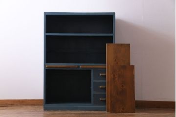 ペイント家具　モールガラス入り!作業台付きで使いやすい食器棚(戸棚、サイドボード、キッチンボード)