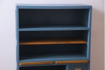 ペイント家具　モールガラス入り!作業台付きで使いやすい食器棚(戸棚、サイドボード、キッチンボード)