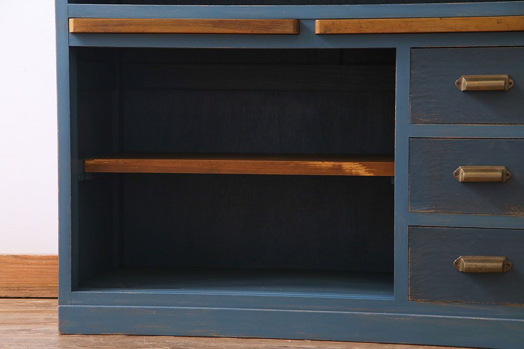 ペイント家具　モールガラス入り!作業台付きで使いやすい食器棚(戸棚、サイドボード、キッチンボード)