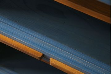 ペイント家具　モールガラス入り!作業台付きで使いやすい食器棚(戸棚、サイドボード、キッチンボード)