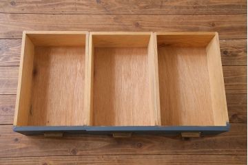 ペイント家具　モールガラス入り!作業台付きで使いやすい食器棚(戸棚、サイドボード、キッチンボード)