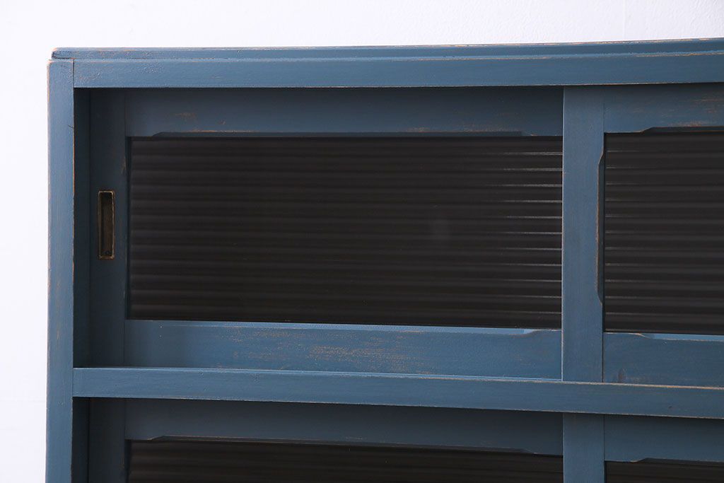 ペイント家具　モールガラス入り!作業台付きで使いやすい食器棚(戸棚、サイドボード、キッチンボード)