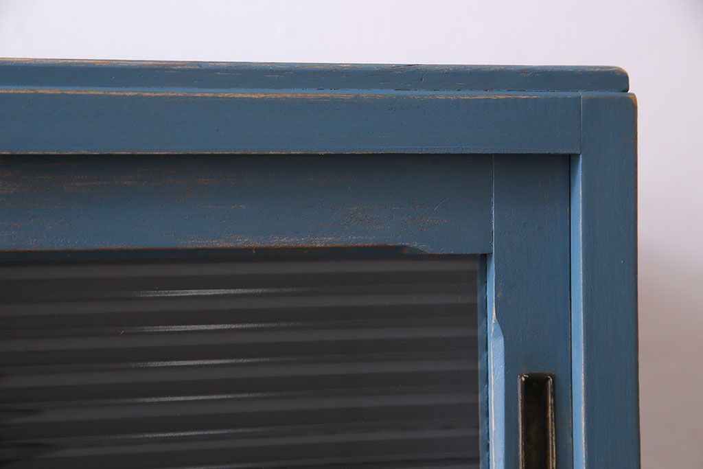 ペイント家具　モールガラス入り!作業台付きで使いやすい食器棚(戸棚、サイドボード、キッチンボード)