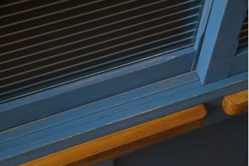 ペイント家具　モールガラス入り!作業台付きで使いやすい食器棚(戸棚、サイドボード、キッチンボード)