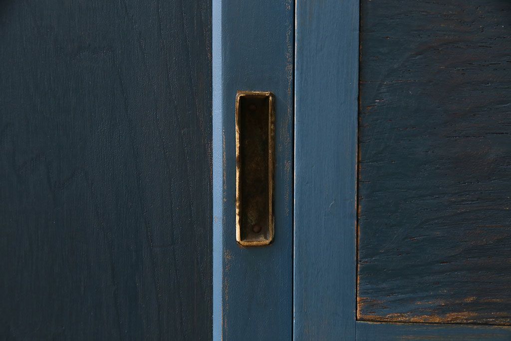 ペイント家具　モールガラス入り!作業台付きで使いやすい食器棚(戸棚、サイドボード、キッチンボード)