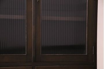 レトロ家具　昭和期　レトロで上品な雰囲気が漂う大型キャビネット(本箱、本棚、収納棚)