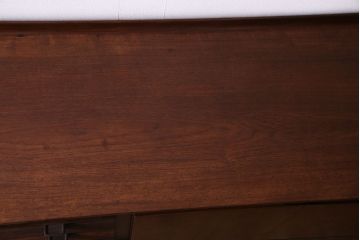 北欧ビンテージ家具　希少品!　バイカラーがおしゃれな特大サイズのサイドボード(リビングボード、キャビネット)