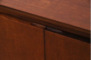 北欧ビンテージ家具　希少品!　バイカラーがおしゃれな特大サイズのサイドボード(リビングボード、キャビネット)