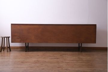 北欧ビンテージ家具　希少品!　バイカラーがおしゃれな特大サイズのサイドボード(リビングボード、キャビネット)