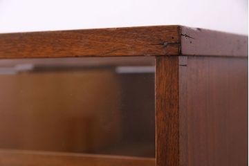 イギリスビンテージ　美品　チーク材　おしゃれで収納力も充実したシャツケース(ガラスケース、ショーケース)