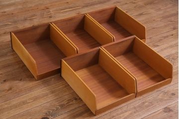 イギリスビンテージ　美品　チーク材　おしゃれで収納力も充実したシャツケース(ガラスケース、ショーケース)