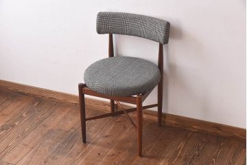 ヴィンテージ家具　北欧ビンテージ　G-PLAN(ジープラン)　Fresco(フレスコ)　グレンチェックのサーキュラーチェア(ダイニングチェア、椅子)(2)