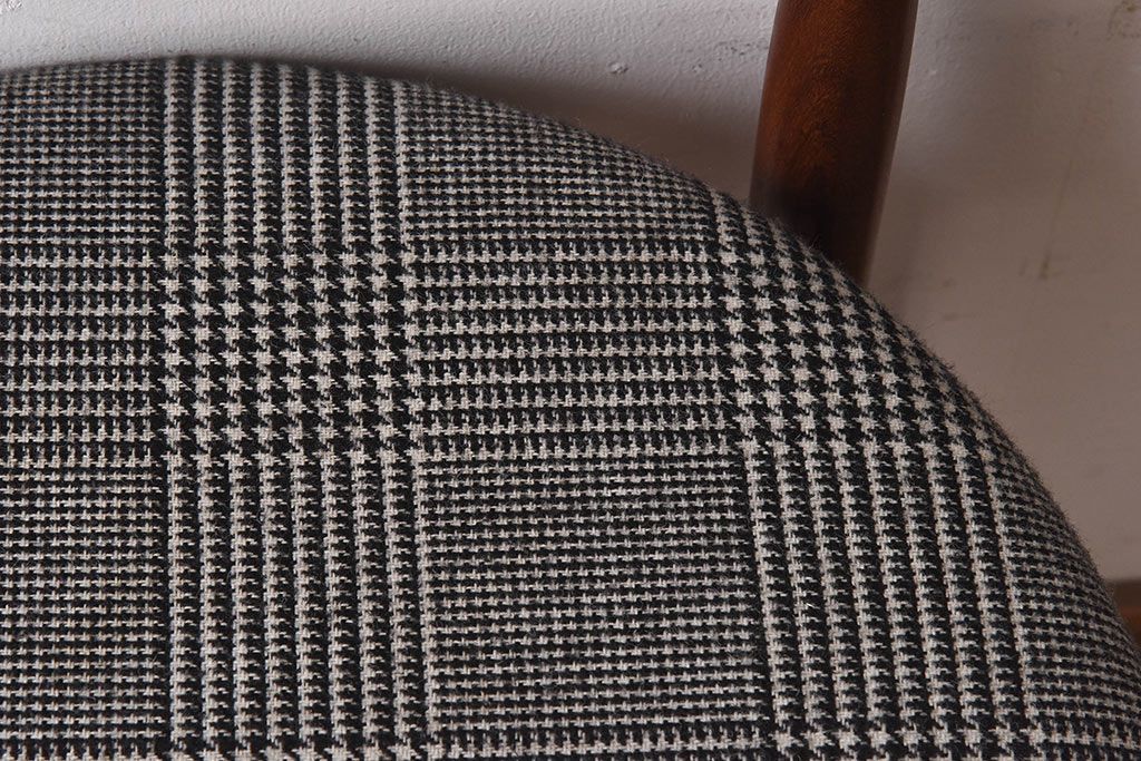 ヴィンテージ家具　北欧ビンテージ　G-PLAN(ジープラン)　Fresco(フレスコ)　グレンチェックのサーキュラーチェア(ダイニングチェア、椅子)(2)