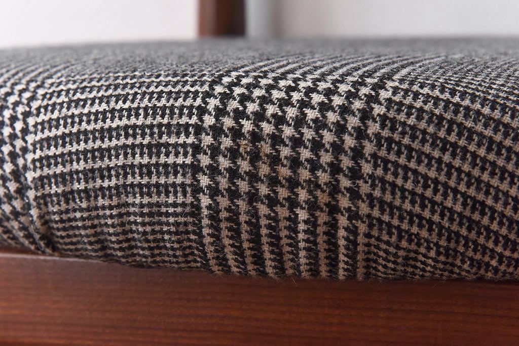 ヴィンテージ家具　北欧ビンテージ　G-PLAN(ジープラン)　Fresco(フレスコ)　グレンチェックのサーキュラーチェア(ダイニングチェア、椅子)(2)