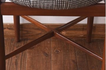 ヴィンテージ家具　北欧ビンテージ　G-PLAN(ジープラン)　Fresco(フレスコ)　グレンチェックのサーキュラーチェア(ダイニングチェア、椅子)(2)