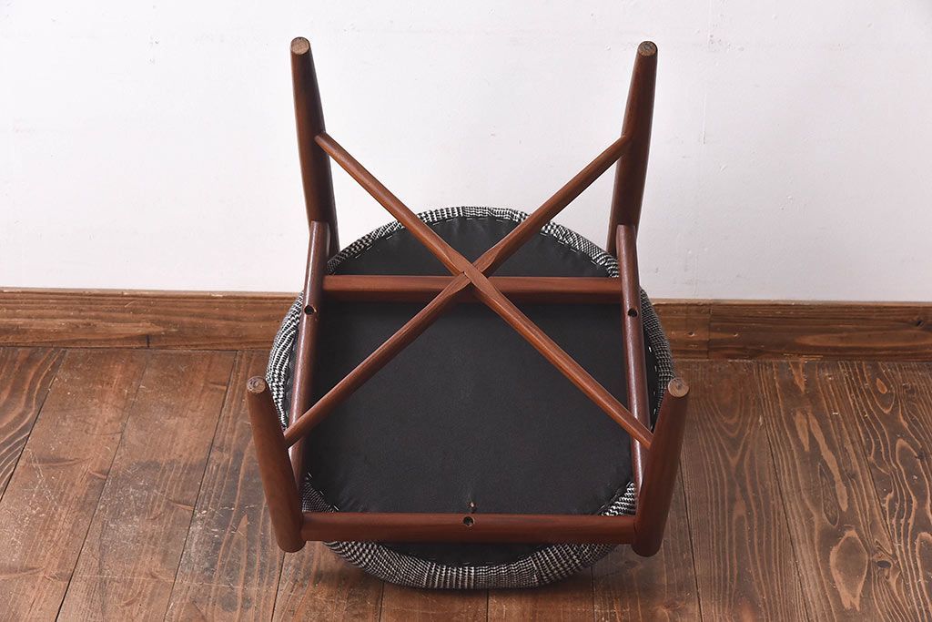 ヴィンテージ家具　北欧ビンテージ　G-PLAN(ジープラン)　Fresco(フレスコ)　グレンチェックのサーキュラーチェア(ダイニングチェア、椅子)(2)