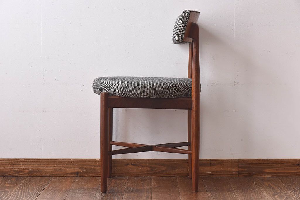 ヴィンテージ家具　北欧ビンテージ　G-PLAN(ジープラン)　Fresco(フレスコ)　グレンチェックのサーキュラーチェア(ダイニングチェア、椅子)