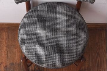 ヴィンテージ家具　北欧ビンテージ　G-PLAN(ジープラン)　Fresco(フレスコ)　グレンチェックのサーキュラーチェア(ダイニングチェア、椅子)