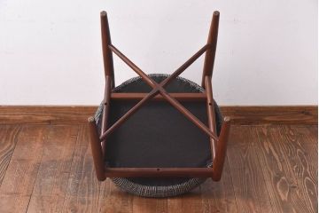 ヴィンテージ家具　北欧ビンテージ　G-PLAN(ジープラン)　Fresco(フレスコ)　グレンチェックのサーキュラーチェア(ダイニングチェア、椅子)