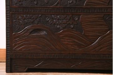 中古美品　伝統工芸　軽井沢彫り　繊細な彫りが豪華さを演出する棚付きチェスト(衣装箪笥、引き出し)