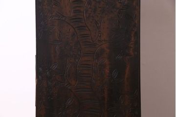 中古美品　伝統工芸　軽井沢彫り　繊細な彫りが豪華さを演出する棚付きチェスト(衣装箪笥、引き出し)