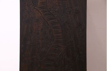 中古美品　伝統工芸　軽井沢彫り　繊細な彫りが豪華さを演出する棚付きチェスト(衣装箪笥、引き出し)