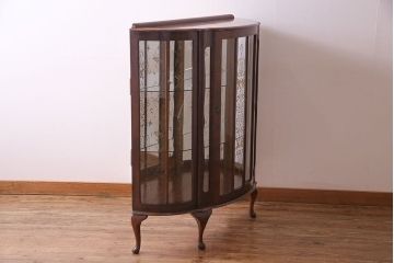 イギリス家具　チーク材　遊び心を感じる優雅な猫脚のガラスキャビネット(リキュールキャビネット、ガラスケース、飾り棚)