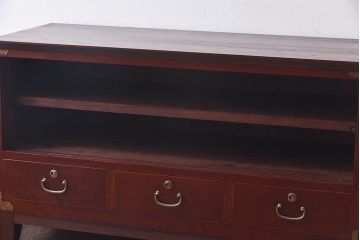 アンティーク家具　昭和中期　艶やかな漆塗りが目を惹く時代箪笥ローボード(戸棚、収納棚、リビングボード)