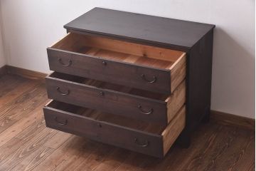 アンティーク家具　昭和中期　当時物の取っ手が愛らしい脚付箪笥ローチェスト(ローボード、衣装箪笥)(1)