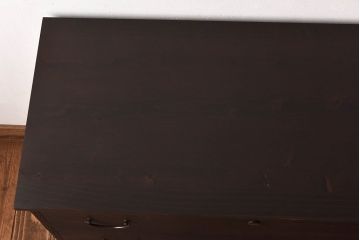 アンティーク家具　昭和中期　当時物の取っ手が愛らしい脚付箪笥ローチェスト(ローボード、衣装箪笥)(1)