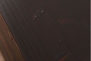 アンティーク家具　昭和中期　当時物の取っ手が愛らしい脚付箪笥ローチェスト(ローボード、衣装箪笥)(1)