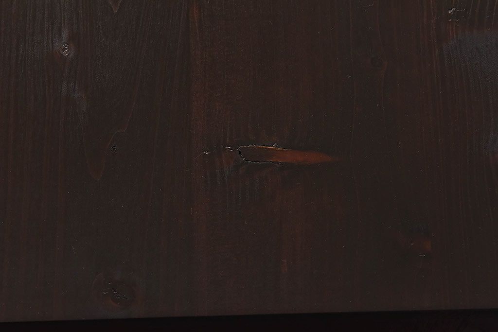 アンティーク家具　昭和中期　当時物の取っ手が愛らしい脚付箪笥ローチェスト(ローボード、衣装箪笥)(1)