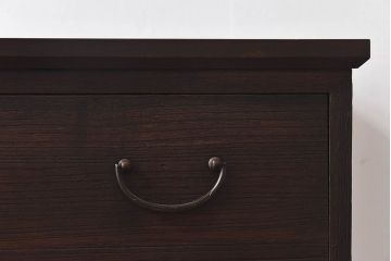 アンティーク家具　昭和中期　当時物の取っ手が愛らしい脚付箪笥ローチェスト(ローボード、衣装箪笥)(1)