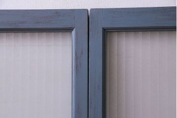 ペイント家具　チェッカーガラス入り!シャビーシックなガラス戸(窓、引き戸、建具)2枚組