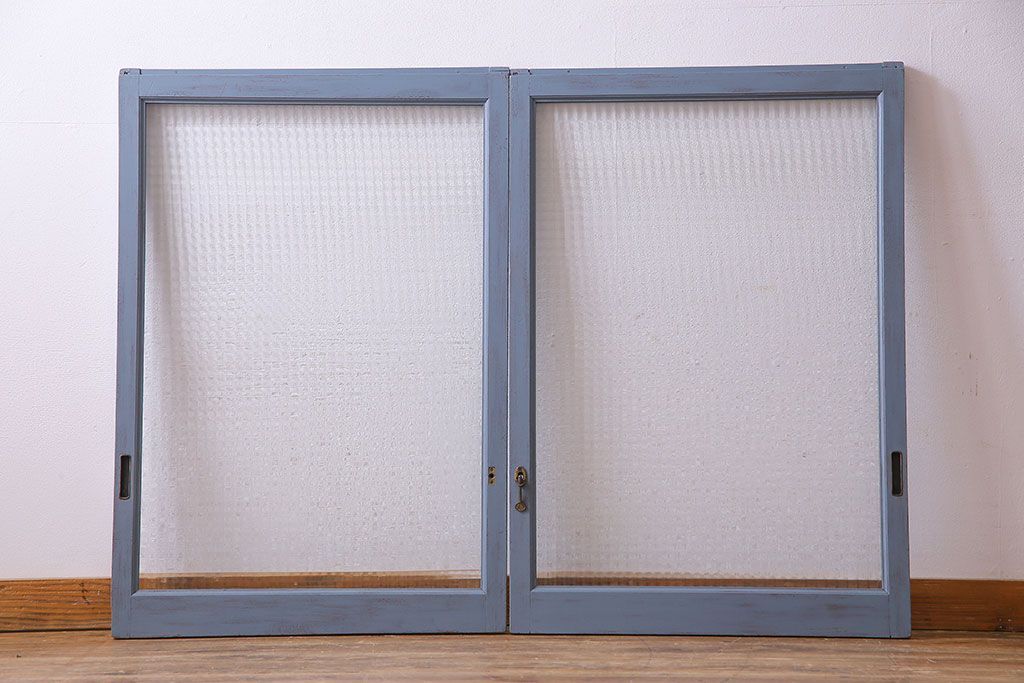 ペイント家具　チェッカーガラス入り!シャビーシックなガラス戸(窓、引き戸、建具)2枚組