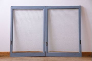 ペイント家具　チェッカーガラス入り!シャビーシックなガラス戸(窓、引き戸、建具)2枚組