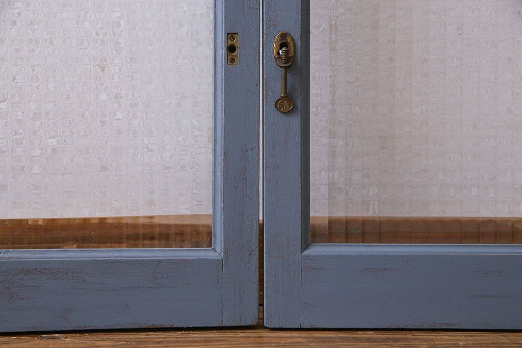 ペイント家具　チェッカーガラス入り!シャビーシックなガラス戸(窓、引き戸、建具)2枚組