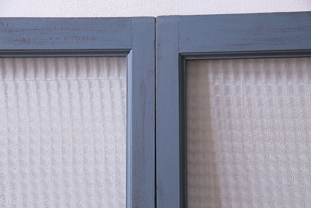 ペイント家具　チェッカーガラス入り!シャビーシックなガラス戸(窓、引き戸、建具)2枚組