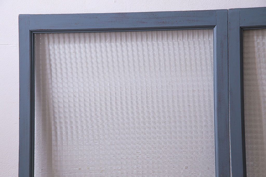 ペイント家具　チェッカーガラス入り!シャビーシックなガラス戸(窓、引き戸、建具)2枚組