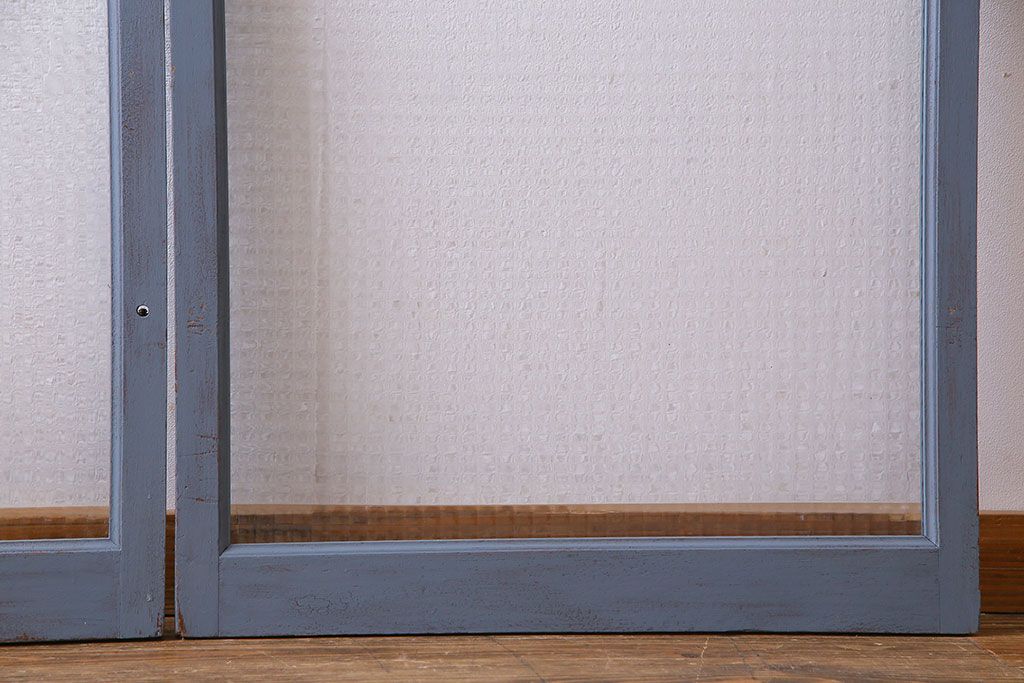 ペイント家具　チェッカーガラス入り!シャビーシックなガラス戸(窓、引き戸、建具)2枚組