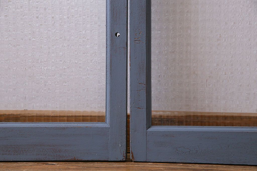 ペイント家具　チェッカーガラス入り!シャビーシックなガラス戸(窓、引き戸、建具)2枚組