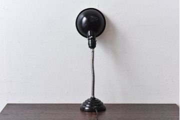 昭和レトロ　昔懐かしさを感じさせるスタンドライト(卓上照明、デスクスタンド)(1)