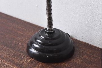 昭和レトロ　昔懐かしさを感じさせるスタンドライト(卓上照明、デスクスタンド)(1)