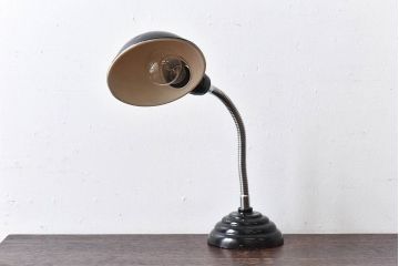 昭和レトロ　昔懐かしさを感じさせるスタンドライト(卓上照明、デスクスタンド)(2)