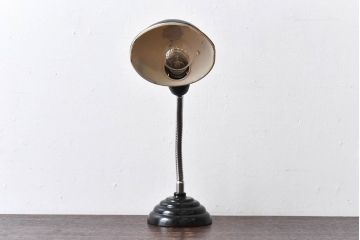 昭和レトロ　昔懐かしさを感じさせるスタンドライト(卓上照明、デスクスタンド)(3)