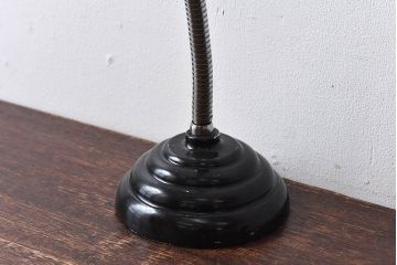 昭和レトロ　シンプルさが魅力の黒いスタンドライト(卓上照明、デスクスタンド)(2)