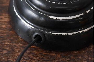 昭和レトロ　メンズライクなインテリアにおすすめの黒いスタンドライト(卓上照明、デスクスタンド)