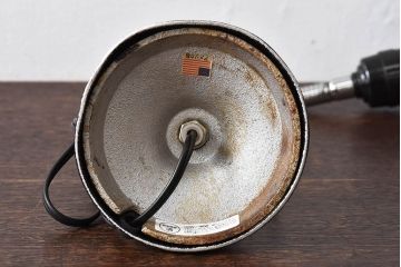 昭和レトロ　メンズライクなインテリアにおすすめの黒いスタンドライト(卓上照明、デスクスタンド)
