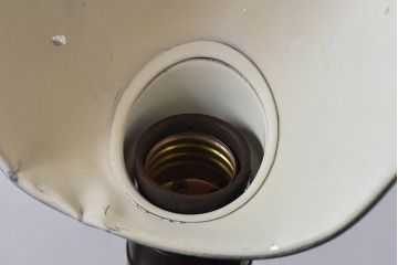 昭和レトロ　メンズライクなインテリアにおすすめの黒いスタンドライト(卓上照明、デスクスタンド)