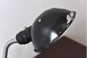 昭和レトロ　メンズライクなインテリアにおすすめの黒いスタンドライト(卓上照明、デスクスタンド)